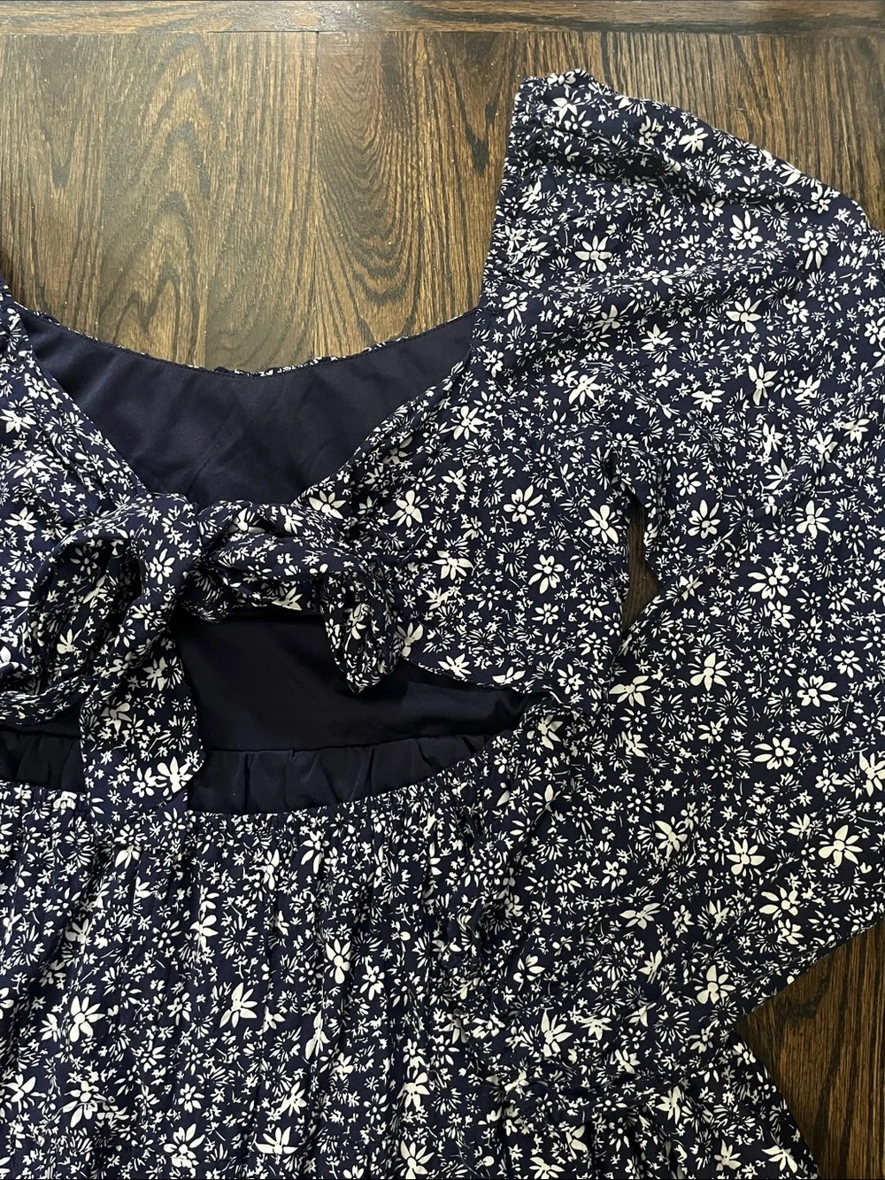 Altar'd State Navy & White Floral Smocked Dress size Med - Picture 4 of 6